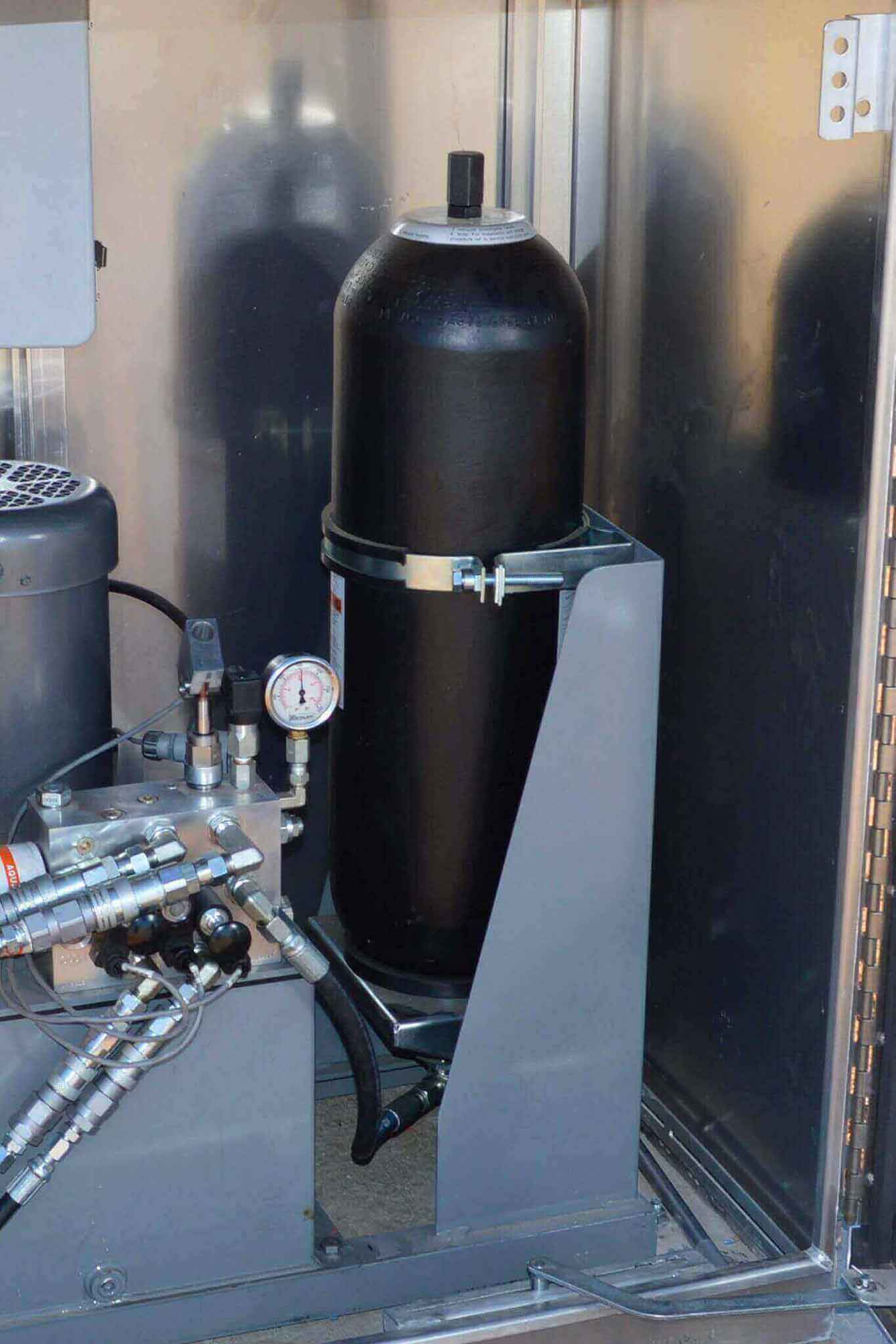 cooler hydraulic oil Ross Shallow 1000)K12 Technology (XT Wedge Barrier Mount cooler hydraulic oil Ross Shallow 1000)K12 Technology (XT Wedge Barrier Mount